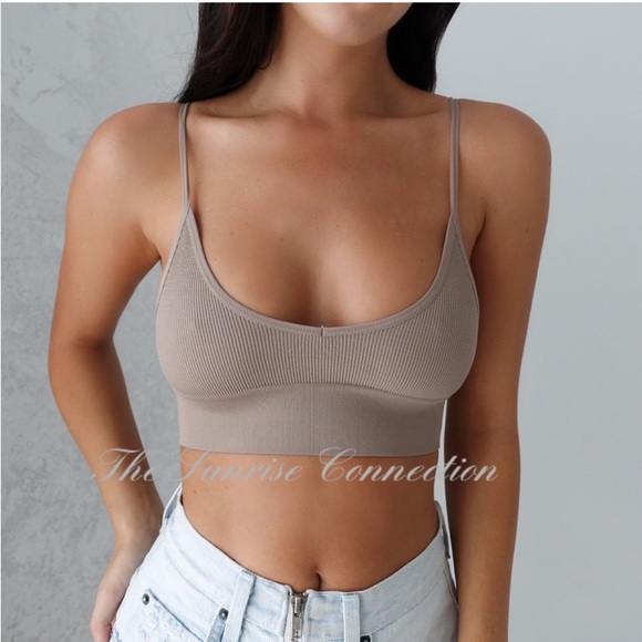 Meet Jane Bralette - Picture 3 of 7